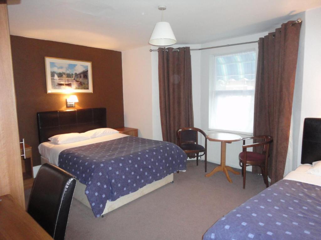 Warwick Lodge Kingston upon Thames  Room photo